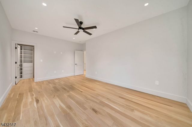 266 Brooklake Rd, Florham Park Boro, NJ 07932