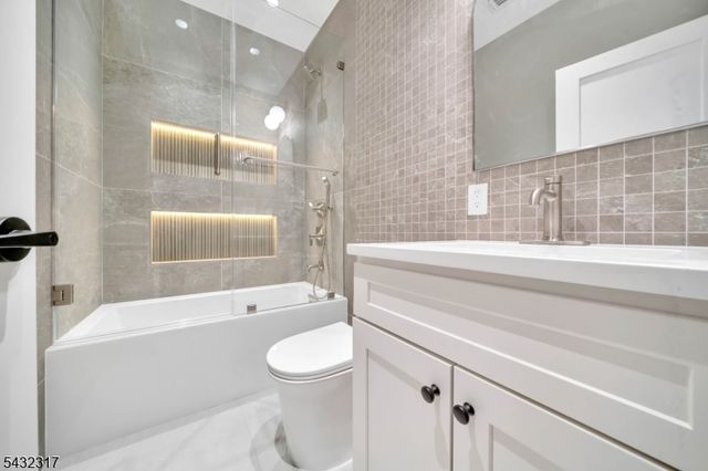 266 Brooklake Rd, Florham Park Boro, NJ 07932