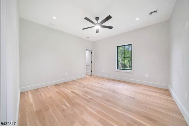 266 Brooklake Rd, Florham Park Boro, NJ 07932