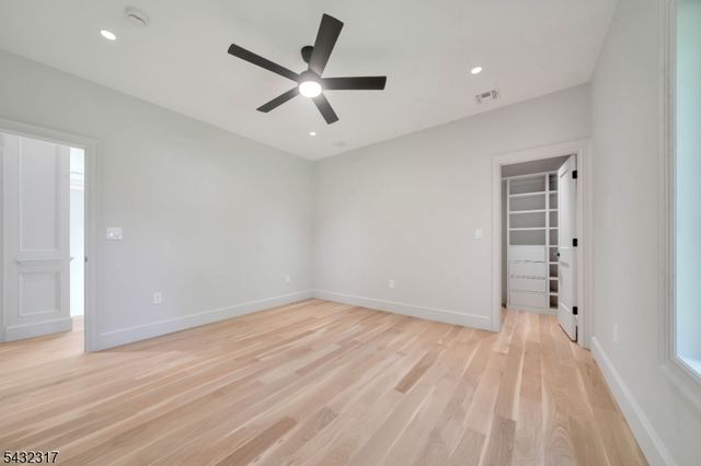 266 Brooklake Rd, Florham Park Boro, NJ 07932