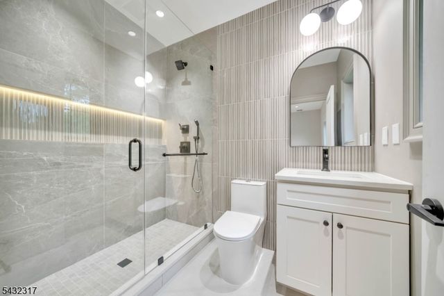 266 Brooklake Rd, Florham Park Boro, NJ 07932