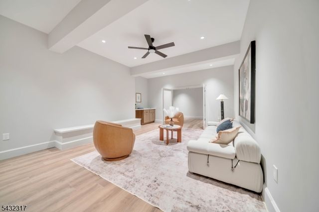 266 Brooklake Rd, Florham Park Boro, NJ 07932
