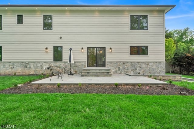 266 Brooklake Rd, Florham Park Boro, NJ 07932