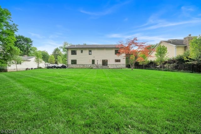 266 Brooklake Rd, Florham Park Boro, NJ 07932
