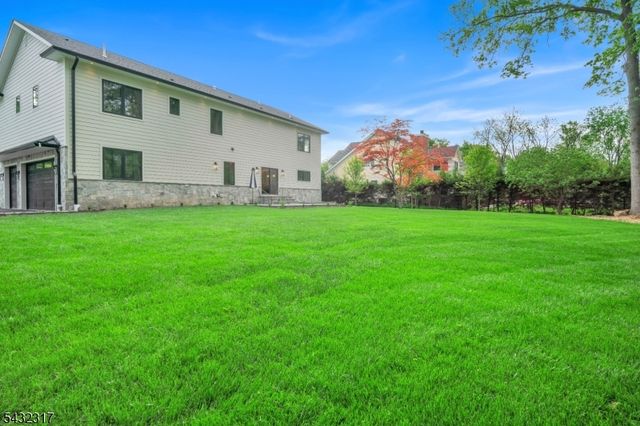 266 Brooklake Rd, Florham Park Boro, NJ 07932