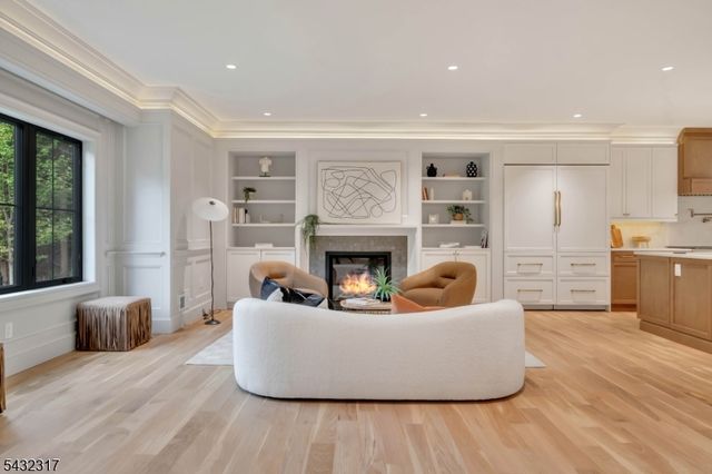 266 Brooklake Rd, Florham Park Boro, NJ 07932