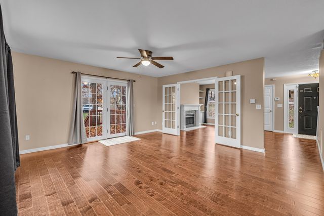 406 Bob White Lane, West Plains, MO 65775