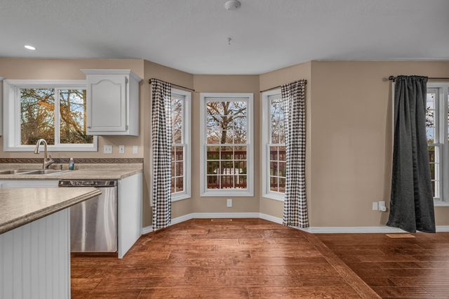 406 Bob White Lane, West Plains, MO 65775