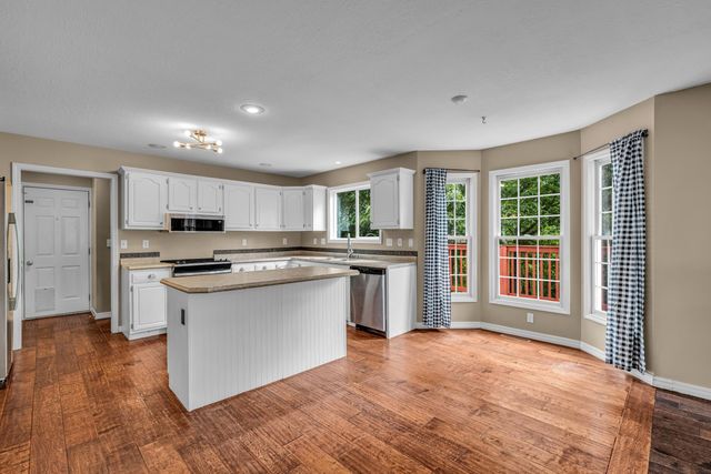 406 Bob White Lane, West Plains, MO 65775