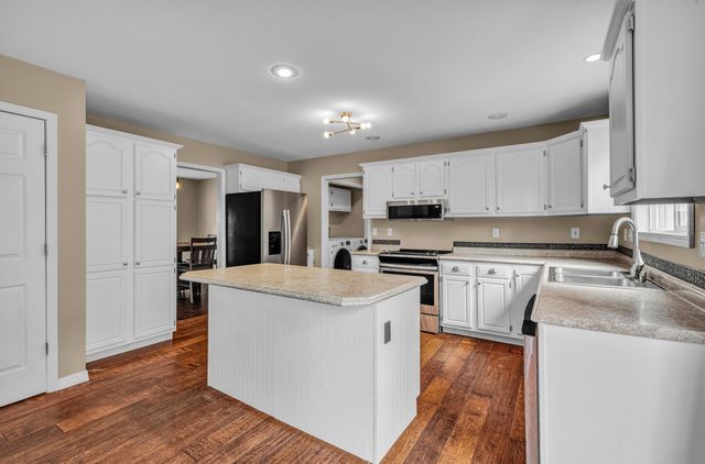 406 Bob White Lane, West Plains, MO 65775