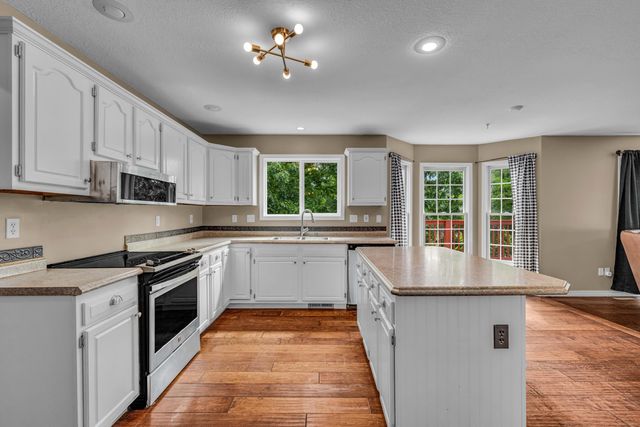 406 Bob White Lane, West Plains, MO 65775