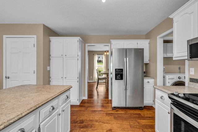 406 Bob White Lane, West Plains, MO 65775