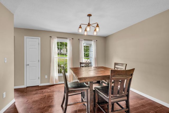 406 Bob White Lane, West Plains, MO 65775