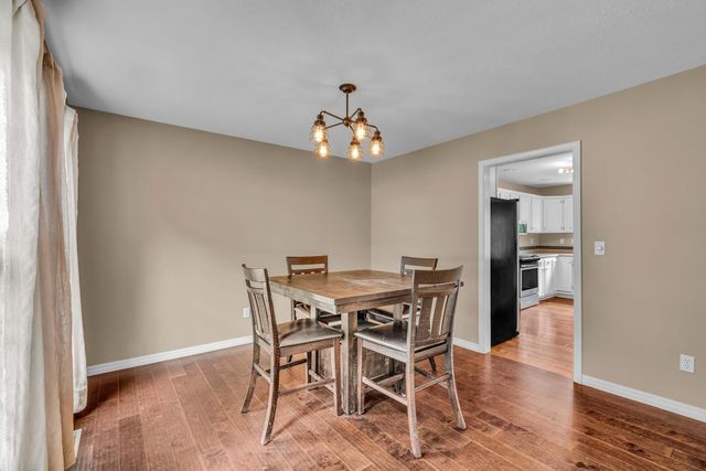 406 Bob White Lane, West Plains, MO 65775