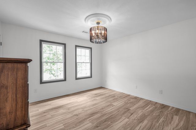 406 Bob White Lane, West Plains, MO 65775