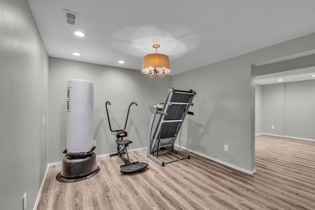 406 Bob White Lane, West Plains, MO 65775