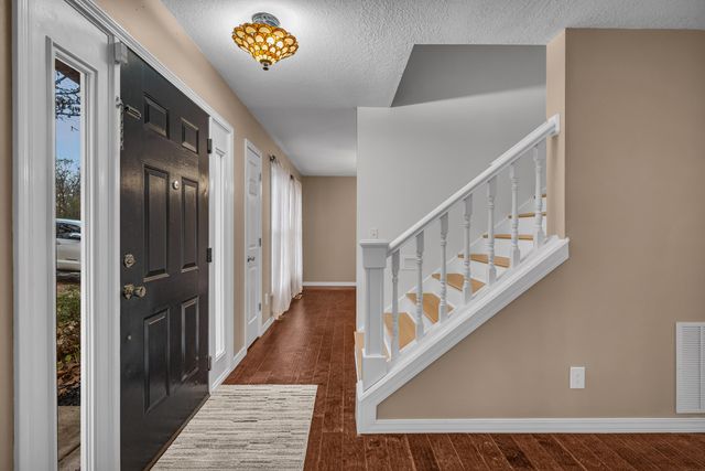 406 Bob White Lane, West Plains, MO 65775