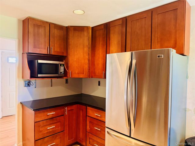 561 Center Dyre Avenue, West Islip, NY 11795