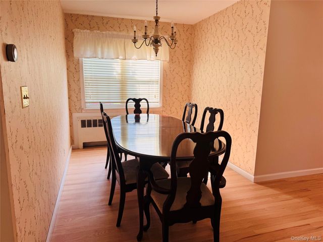 561 Center Dyre Avenue, West Islip, NY 11795