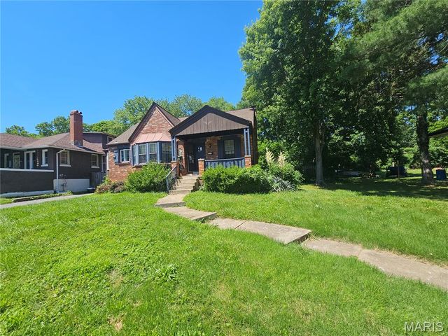 8211 Madison Avenue, St Louis, MO 63114
