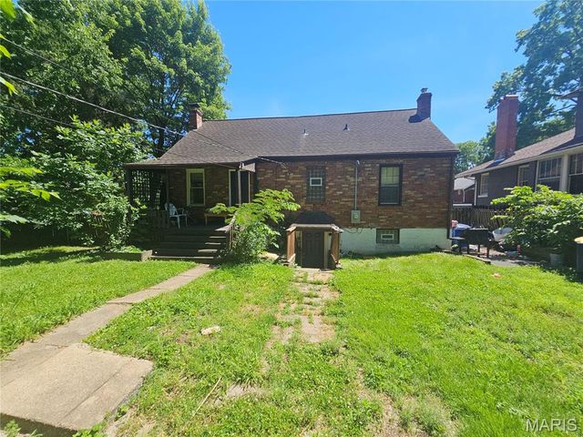 8211 Madison Avenue, St Louis, MO 63114
