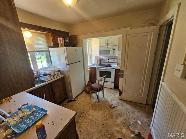 8211 Madison Avenue, St Louis, MO 63114