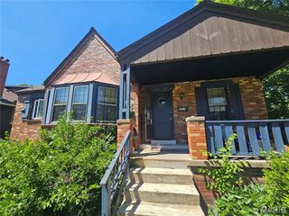 8211 Madison Avenue, St Louis, MO 63114