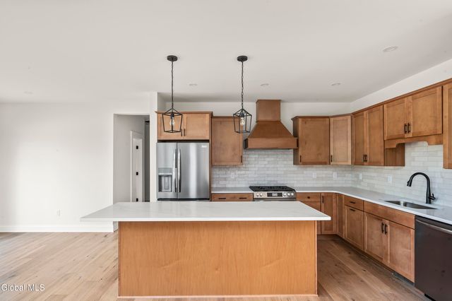 25 Teakwood Drive, Clifton Park, NY 12065