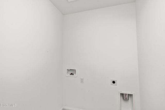 25 Teakwood Drive, Clifton Park, NY 12065