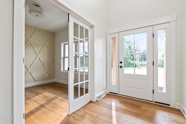 25 Teakwood Drive, Clifton Park, NY 12065