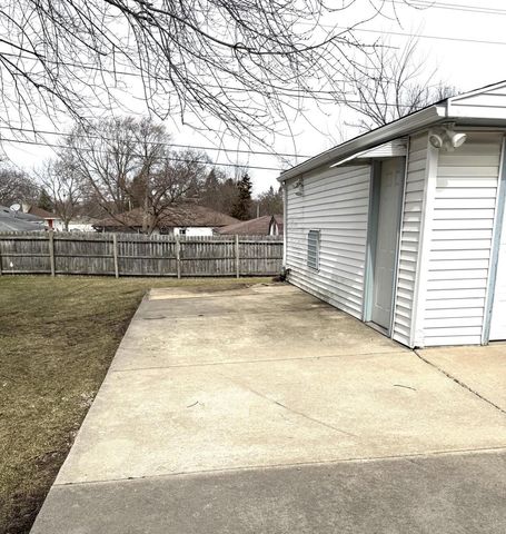 8830 W Acacia STREET, Milwaukee, WI 53224