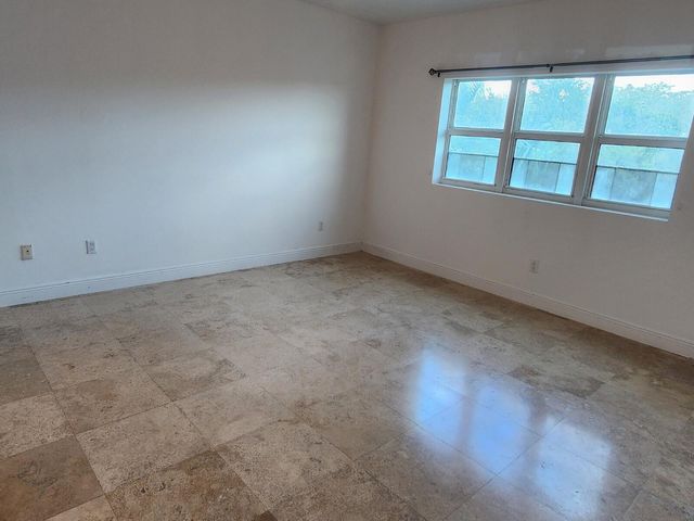 15051 Royal Oaks Lane 202, North Miami, FL 33181