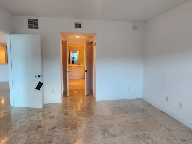 15051 Royal Oaks Lane 202, North Miami, FL 33181