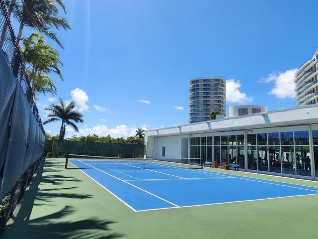 15051 Royal Oaks Lane 202, North Miami, FL 33181