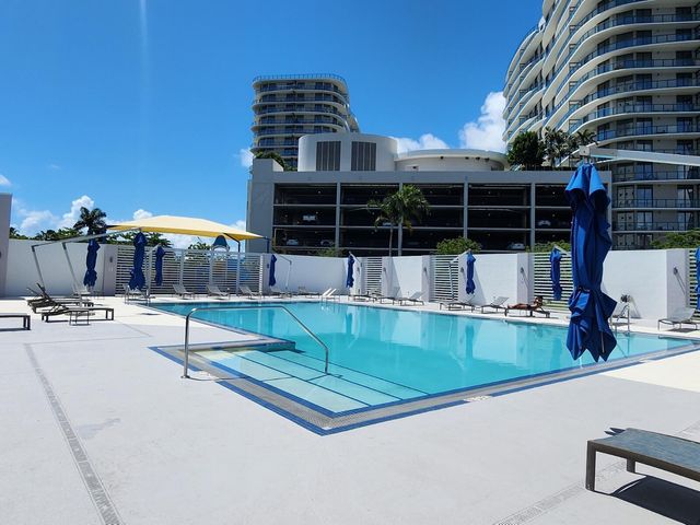 15051 Royal Oaks Lane 202, North Miami, FL 33181
