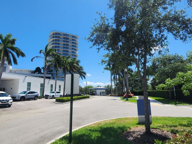 15051 Royal Oaks Lane 202, North Miami, FL 33181