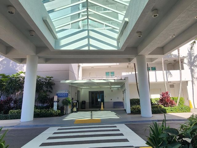 15051 Royal Oaks Lane 202, North Miami, FL 33181