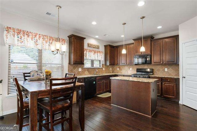 2748 Village Park Drive E, Ellenwood, GA 30294