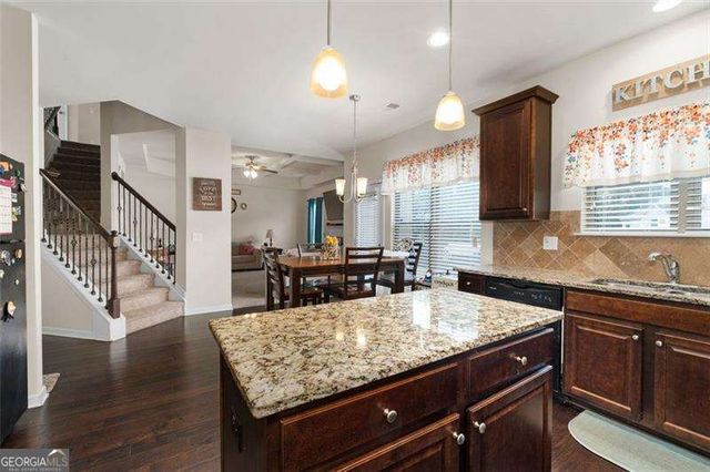 2748 Village Park Drive E, Ellenwood, GA 30294