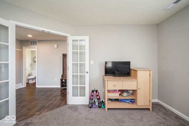 437 Thunderwood Drive, Greenfield, IN 46140