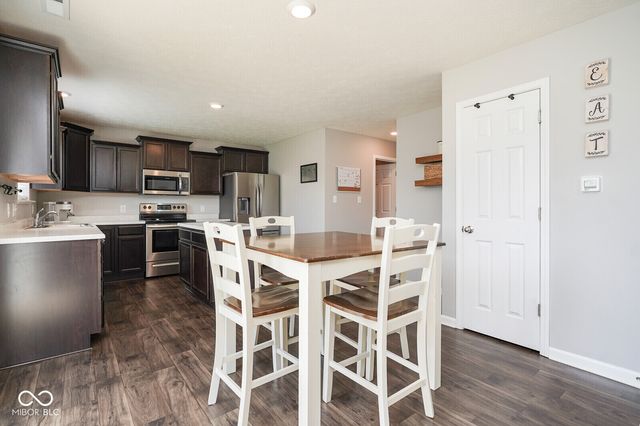 437 Thunderwood Drive, Greenfield, IN 46140