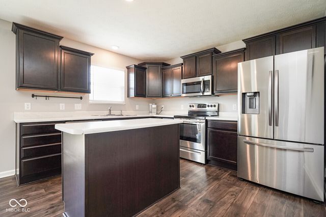 437 Thunderwood Drive, Greenfield, IN 46140