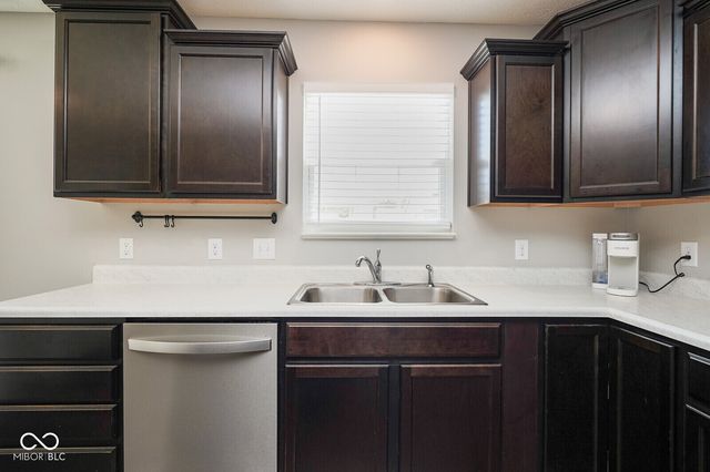 437 Thunderwood Drive, Greenfield, IN 46140