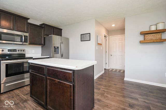 437 Thunderwood Drive, Greenfield, IN 46140