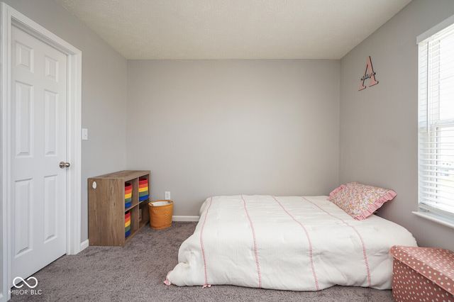 437 Thunderwood Drive, Greenfield, IN 46140