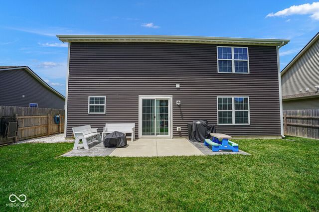 437 Thunderwood Drive, Greenfield, IN 46140