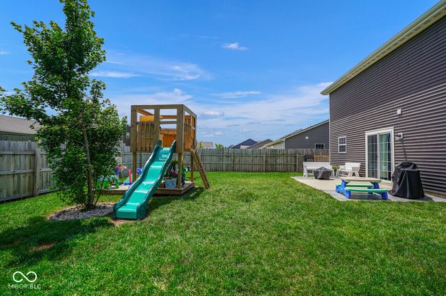 437 Thunderwood Drive, Greenfield, IN 46140