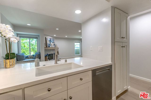 400 N Louise Street 204, Glendale, CA 91206