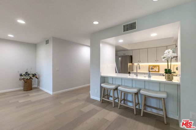 400 N Louise Street 204, Glendale, CA 91206