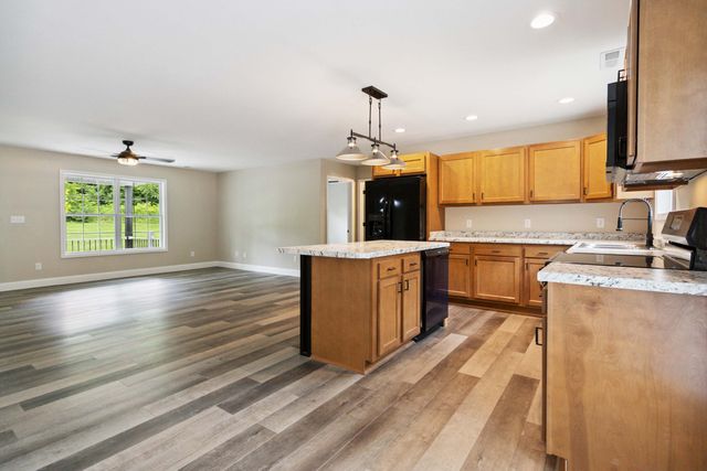 290 Walton Road, Irvine, KY 40336